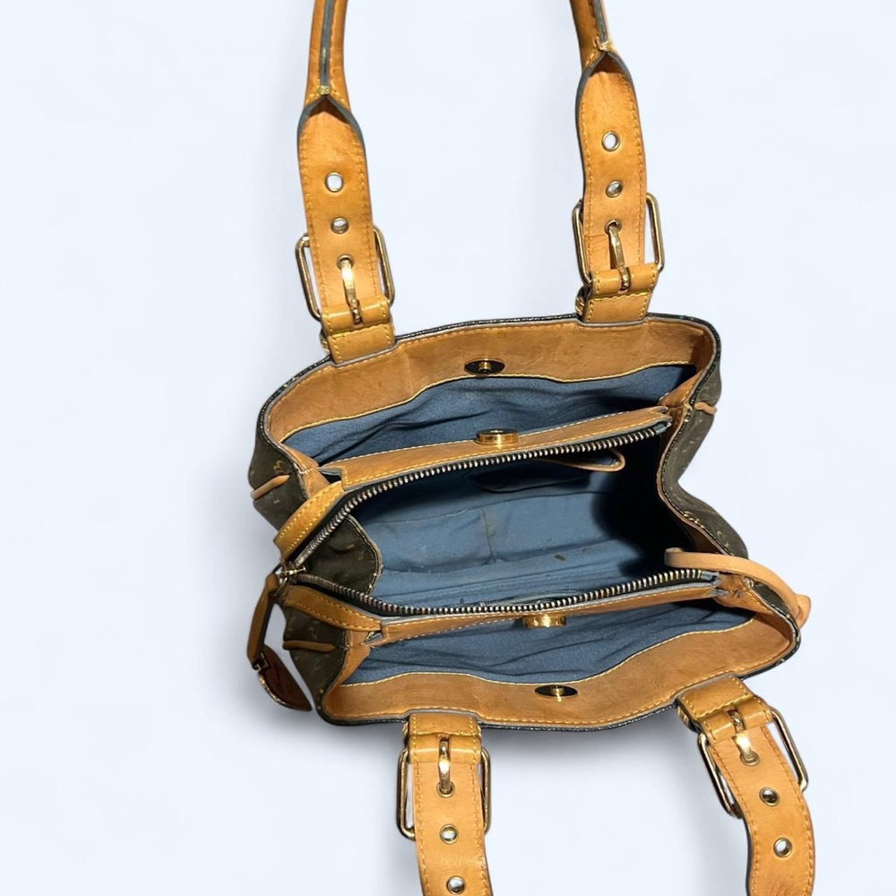 Dooney & Bourke - Picture 3 of 7